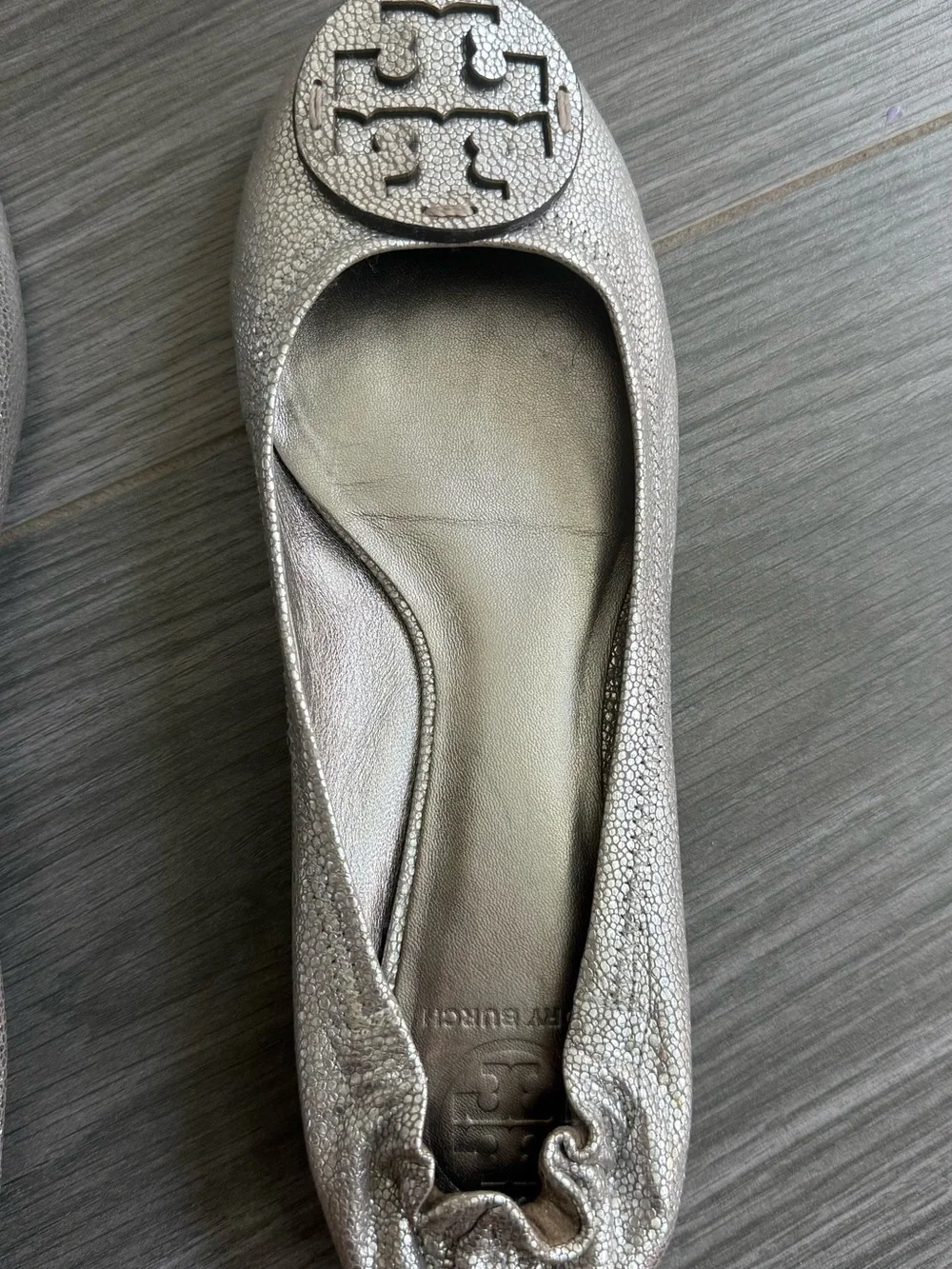 Tory Burch Metallic Silver Reva Logo Ballet Flats size 9